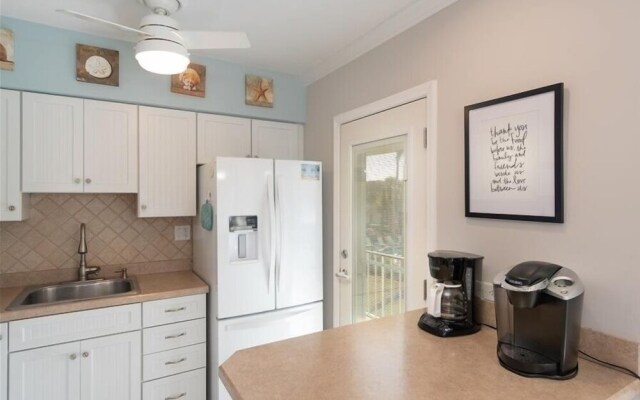 Seabreeze 2 Bedroom Home by Redawning