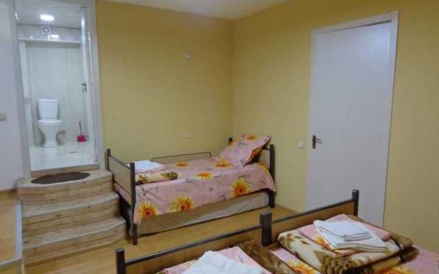 Hostel Beni