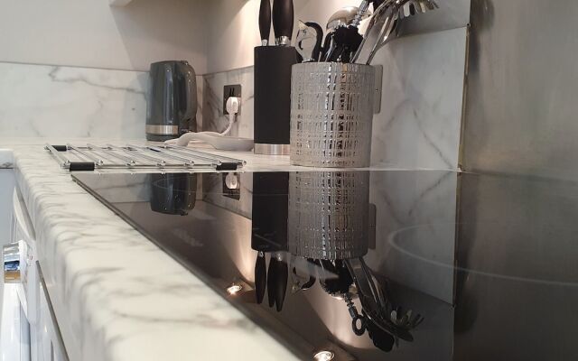 A Superb One Bed Apart In Heart Of City