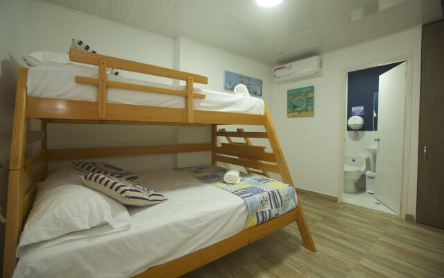 Nauticus Hotel