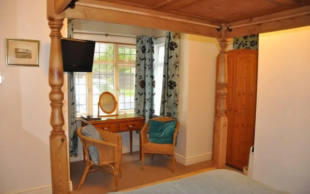 Walcot House