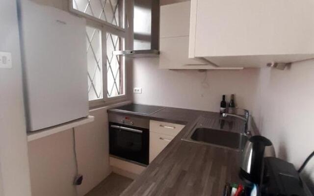 Mimosa Goldenstern Residence