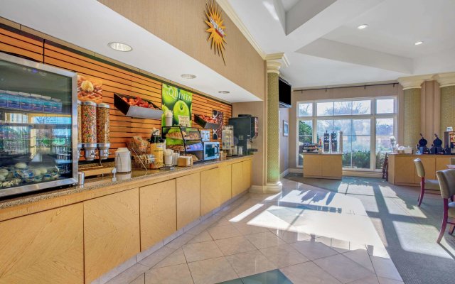 La Quinta Inn & Suites by Wyndham Winston-Salem