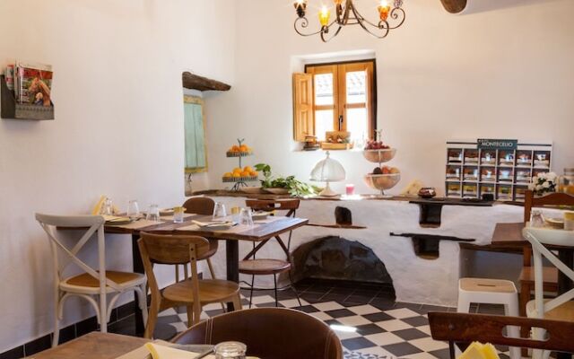 Hotel Rancho Los Lobos