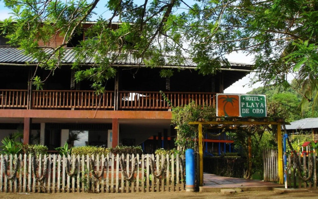 Playa de Oro Lodge