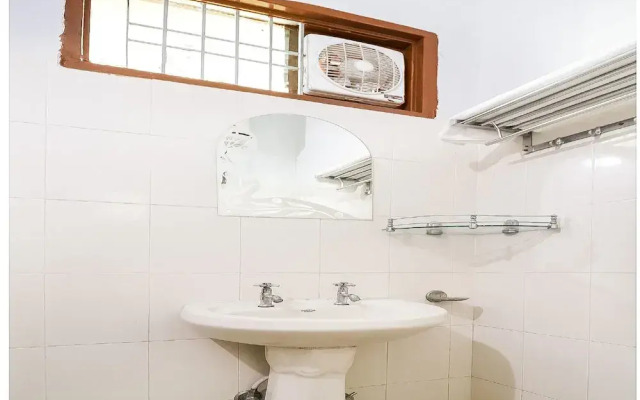 Hotel Dk Palace by OYO Rooms