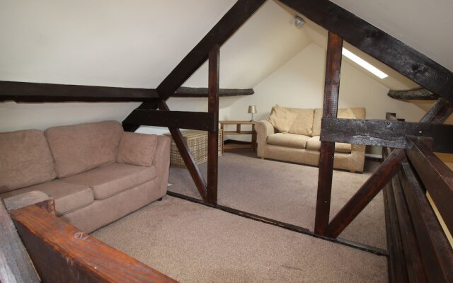 Hideaway 2 Bedroom Apartment by Cardiff Holiday Homes
