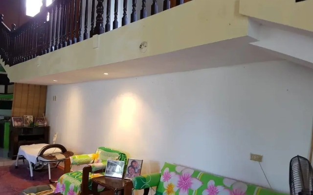 Balai Flordeliza Guest House & Garden Cafe