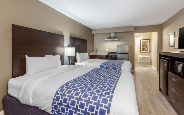 Rodeway Inn & Suites Ontario