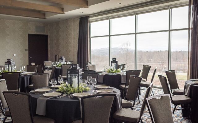 DoubleTree by Hilton Asheville Downtown