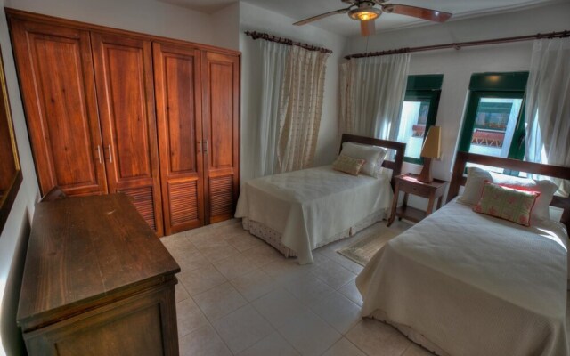Incredible Oceanfront 3 Bedroom Apartment S-b201