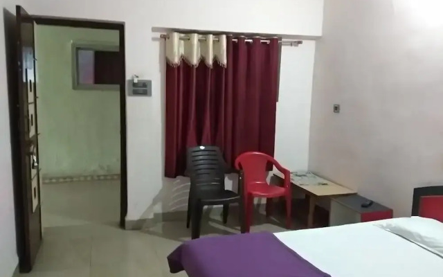 Iroomz Hotel Sagar Deluxe