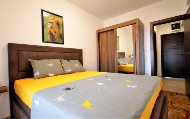 Aleksa Lux apartment Budva
