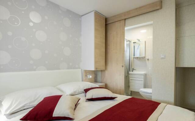 Inviting Mobile Home in Banjole With Terrace