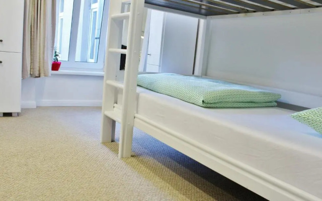 Tree House HOSTEL
