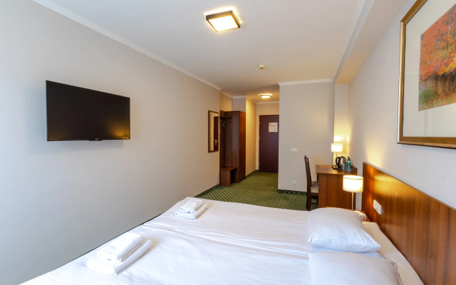 Hit Hotel