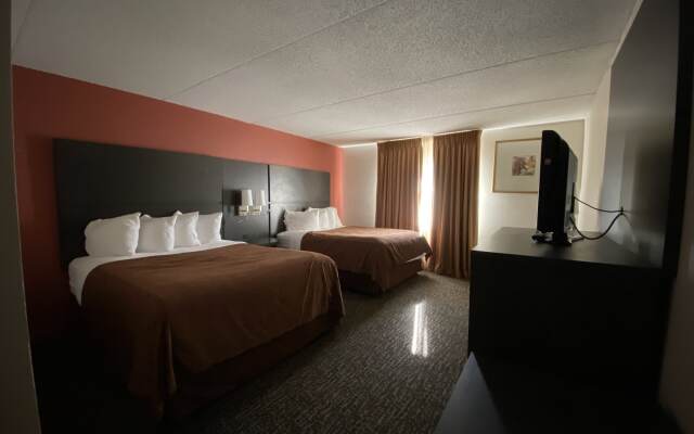 Chicago Club Inn & Suites