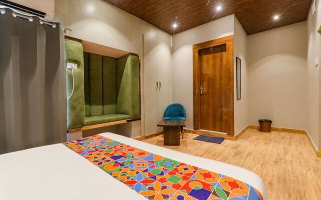 Fabhotel Royal Palm Inn