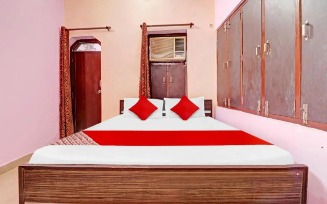 Oyo Flagship 805187 Hotel Vrv Homestay