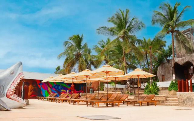 Hotel On Vacation Blue Cove
