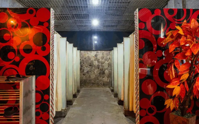 RedDoorz Plus near Chadstone Mall