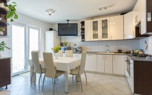 Apartment Tomazin
