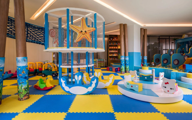 Holiday Inn Resort Sanya Bay by IHG