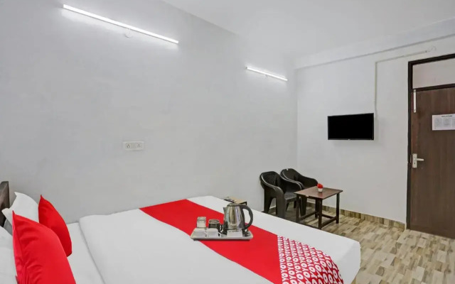 OYO Hotel Nirvan Near Jahangirpuri Metro Station