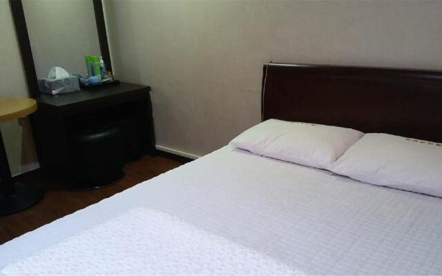 Milgam Central Hotel