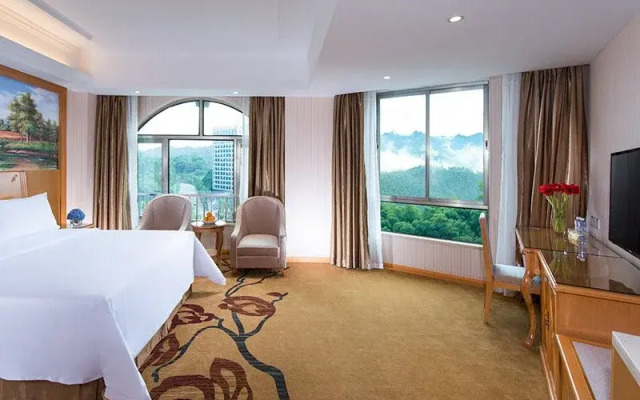 Vienna Hotel Shenzhen Dalang Clothing Base