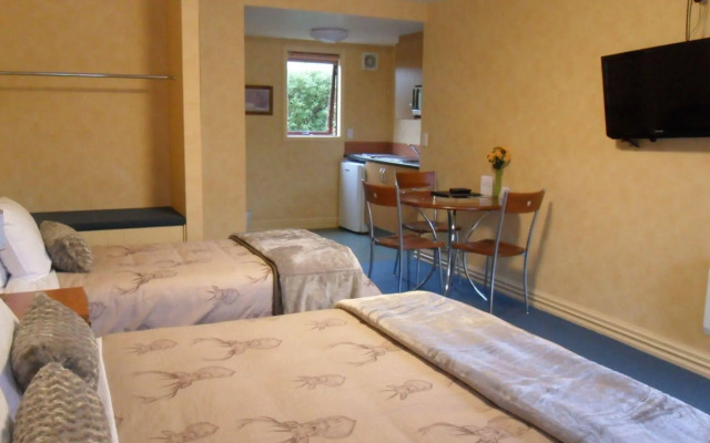 Red Tussock Motel