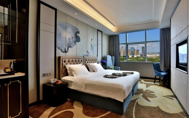 Yiwu Zhonglian Kaixin Hotel