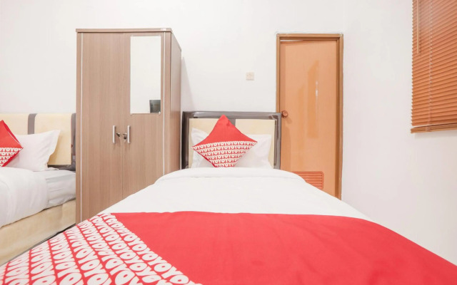 Super OYO 160 Lontar Residence