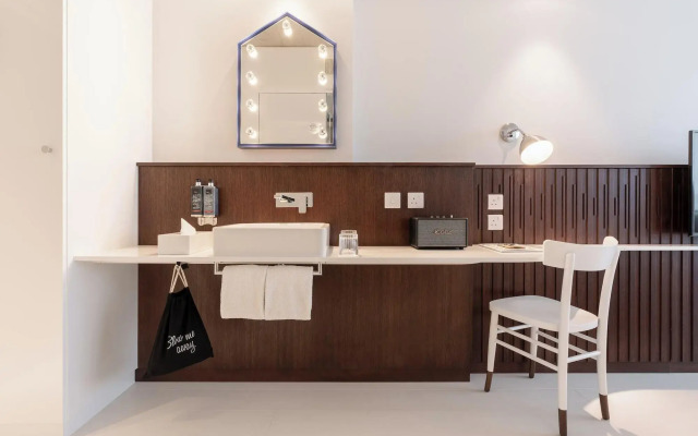 Ruby Zoe Hotel London