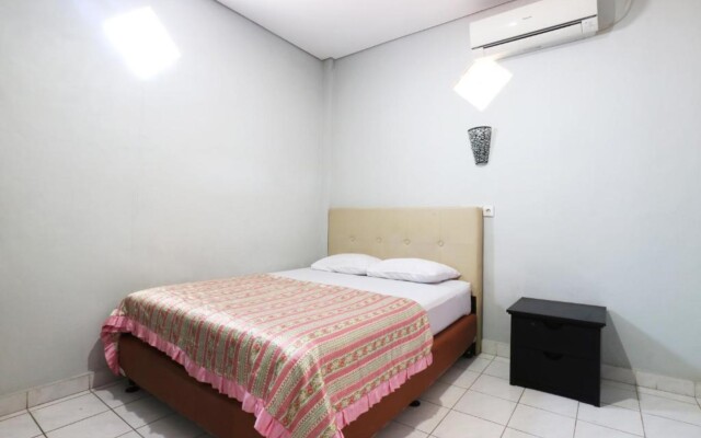 Taman Mekar Beach Inn By Zuzu