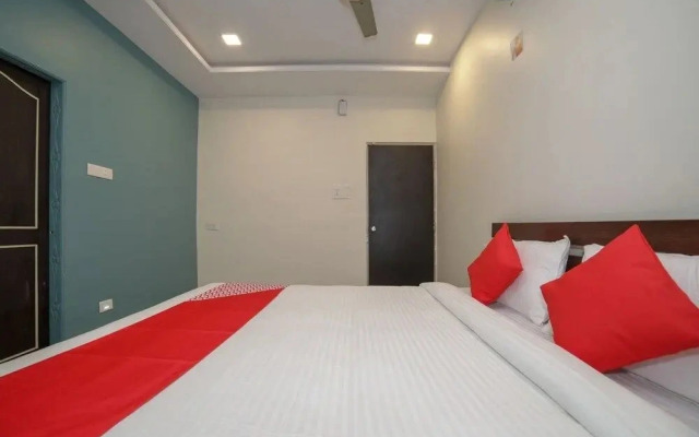 Super Deluxe Guest House by OYO Rooms