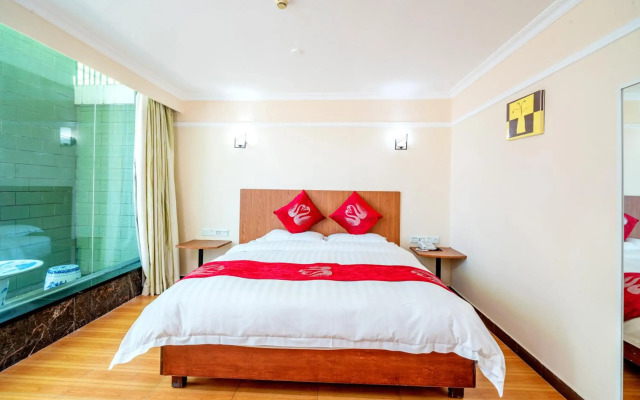 LN White House Hotel