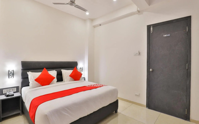 Oyo 23669 Nova Hotel New Crossroad