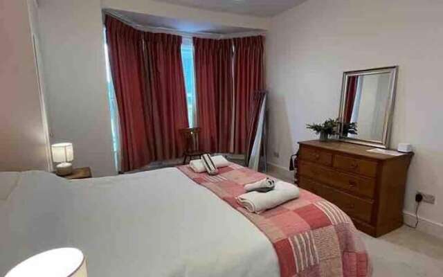 Stunning 4-bed Apartment in Cambridge