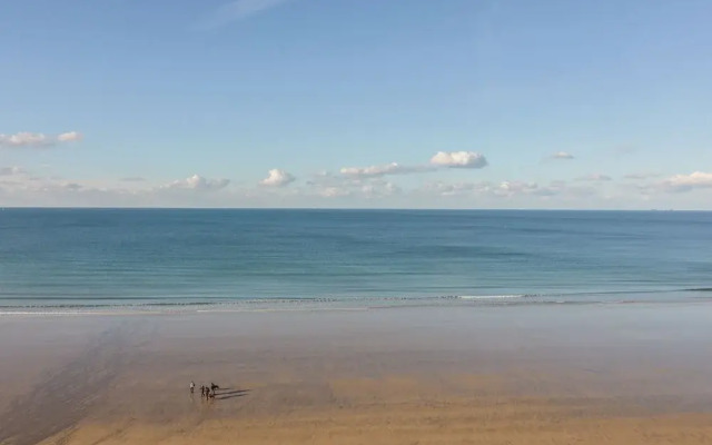 Onshore 6 - Newquay Towan Beach View