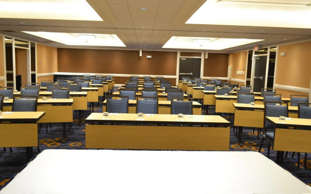 Courtyard By Marriott Cape Cod Hyannis