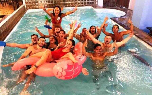 Bodega Chiang Mai Pool Party - Hostel