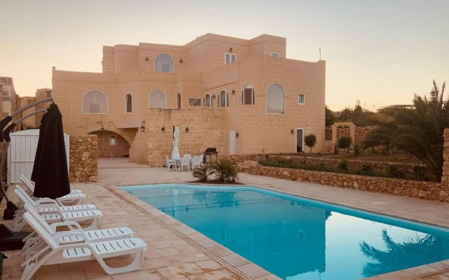 Farmhouse Villa in Gozo With Large Pool & Garden