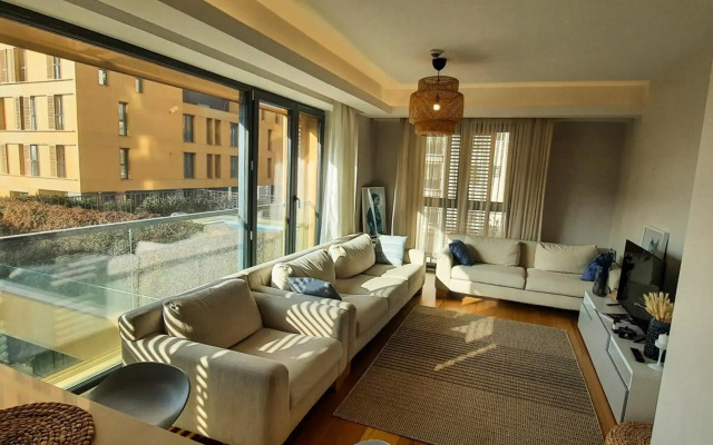 Ultra Lux Residence Flat-Great Location