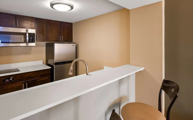 Best Western Plus Thornburg Inn & Suites