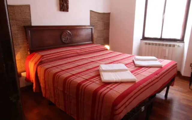 Straus Apartment Center Town