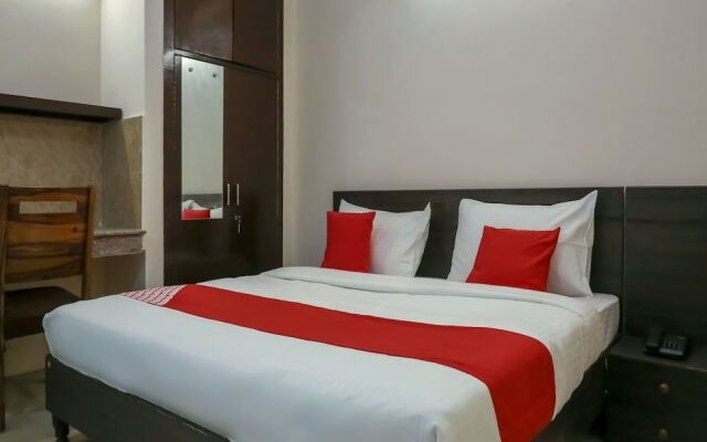 OYO Flagship 17382 AV Residency