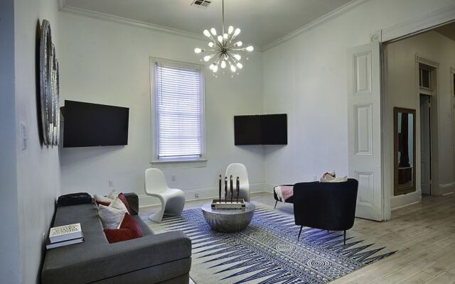 Best Location 7BR Next to FR Quarter! By YouRent