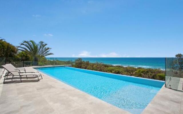 Castaways Beach Escape