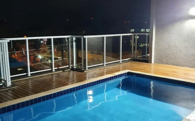 Ubatuba - Apartamento com Churrasqueira e Piscina